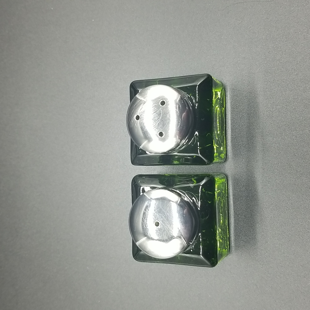 Pottery Barn Green & Orange Square Cube Monterey Salt & Pepper Shaker Sets - Picture 5 of 12